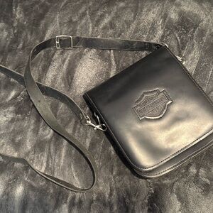 Harley Davidson Soft Leather Cross Body Purse🫶🏼